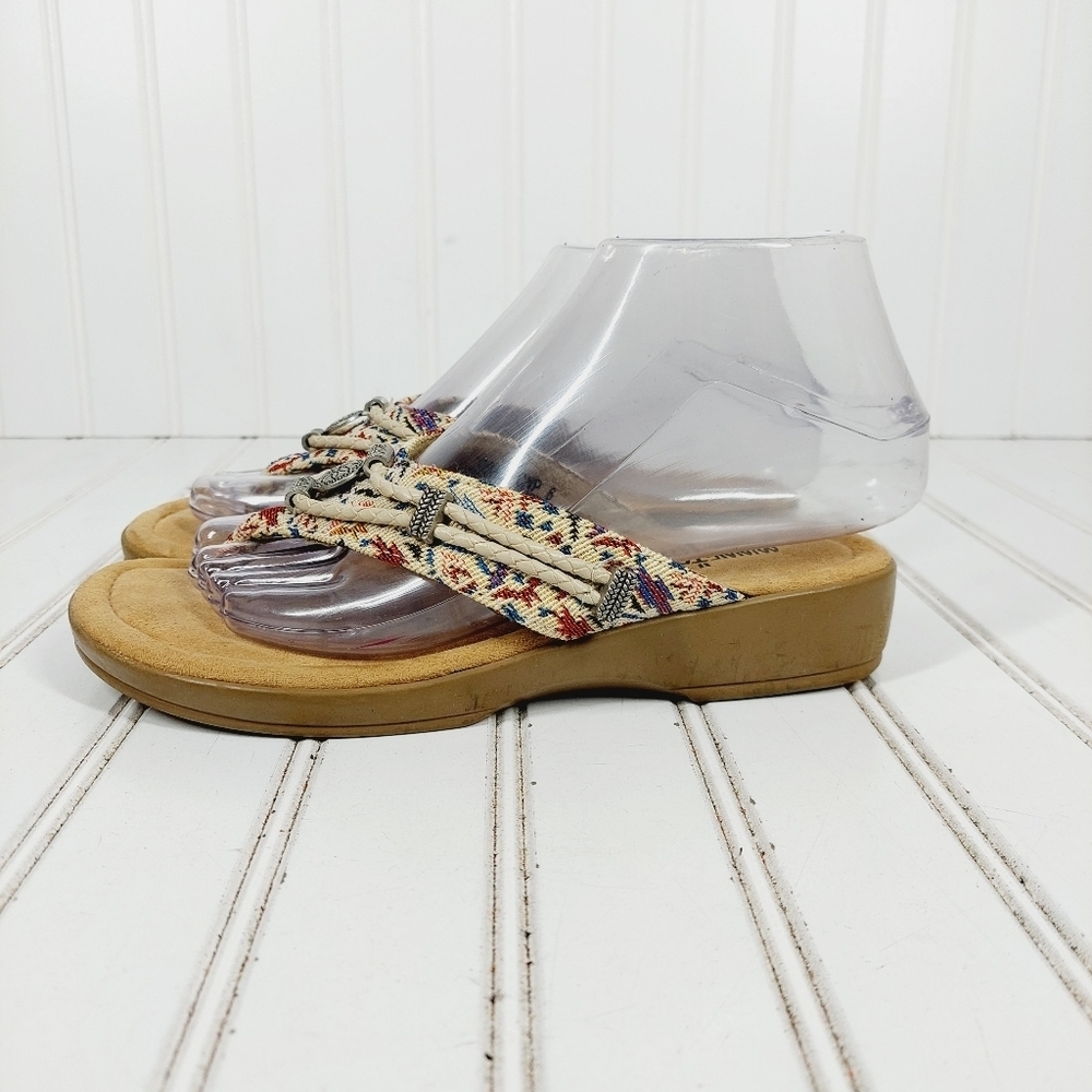 Minnetonka Women Silverthorne Beaded Thong Colorful Fabric Slip On Sandals E405